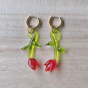 [SOLD] Hanging tulip earrings